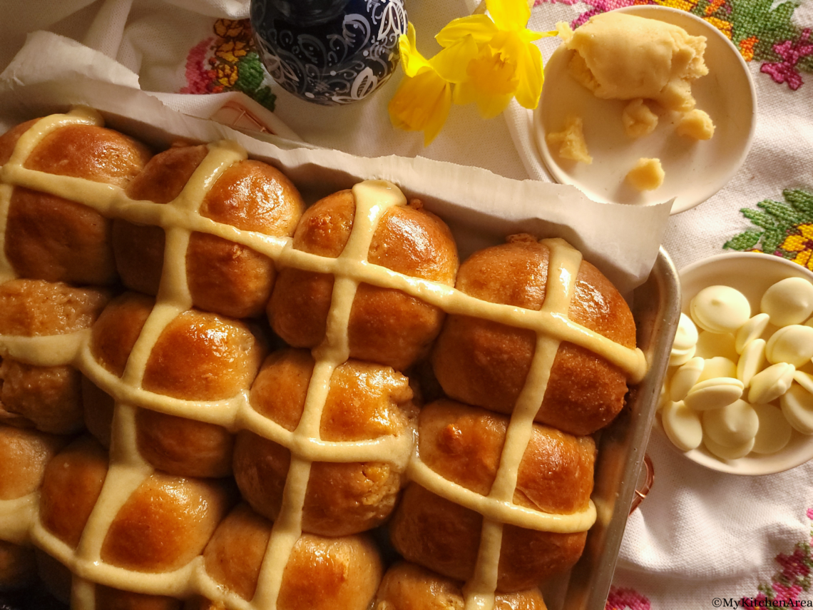 Sourdough hot cross buns